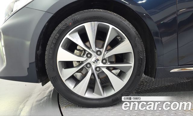 Kia K5 2017 — photo 5