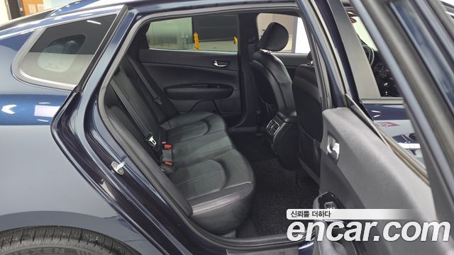 Kia K5 2017 — photo 17