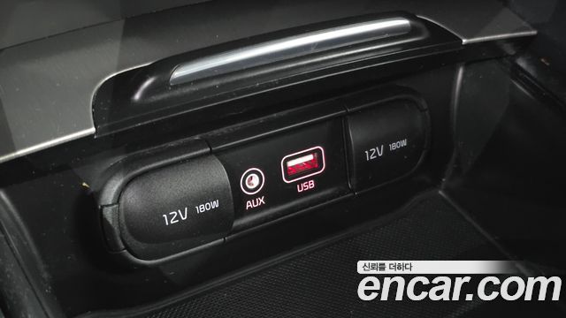 Kia K5 2017 — photo 19