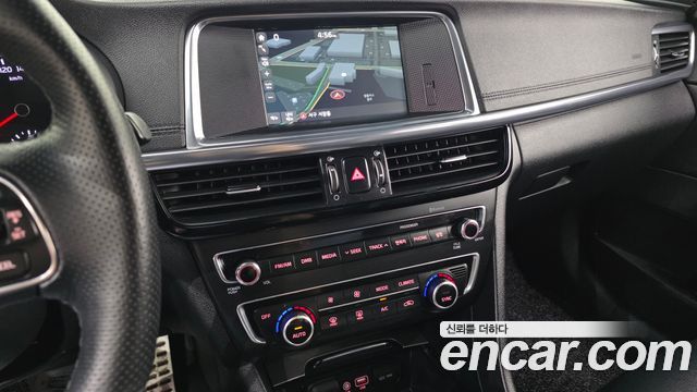 Kia K5 2017 — photo 20