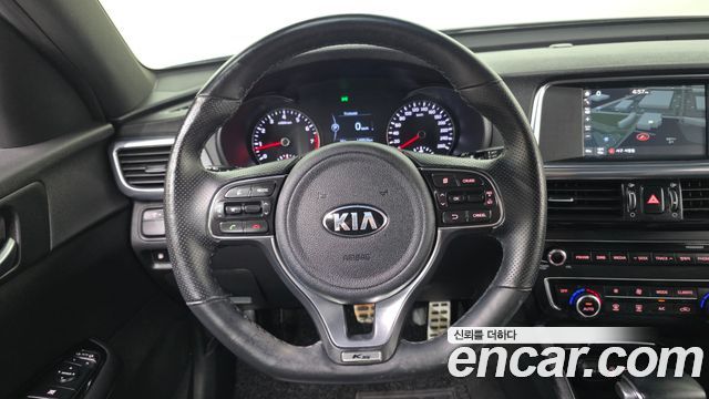 Kia K5 2017 — photo 21