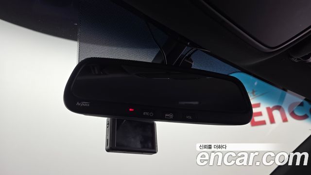 Kia K5 2017 — photo 24