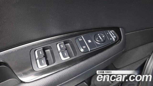 Kia K5 2017 — photo 26