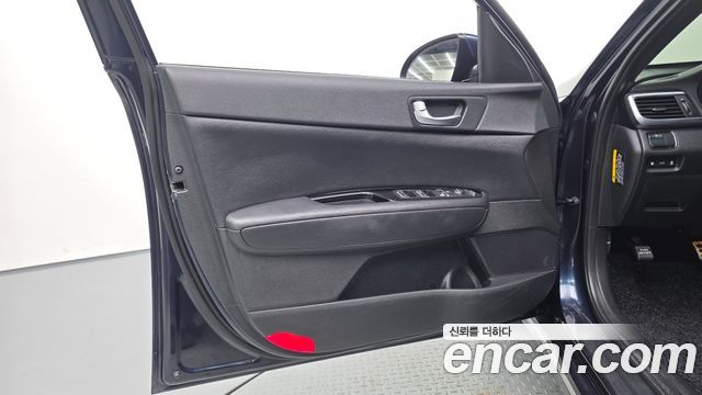 Kia K5 2017 — photo 14