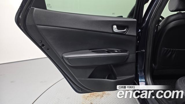 Kia K5 2017 — photo 15
