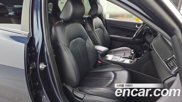 Kia K5 2017 — photo 16