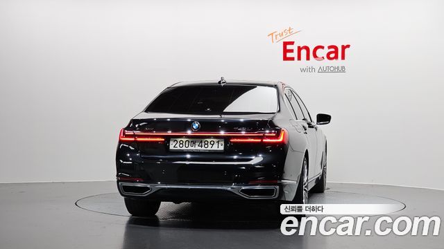 BMW 7-Series 2020 — photo 4