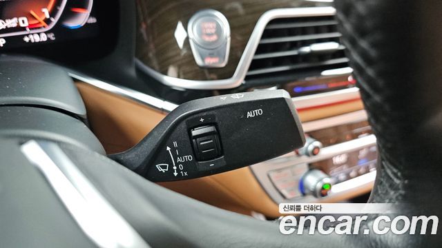 BMW 7-Series 2020 — photo 24