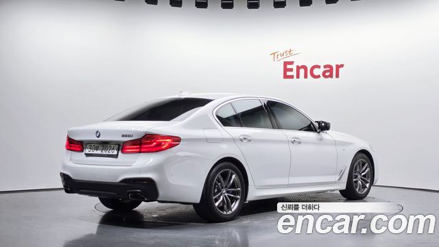BMW 5-Series 2018 — photo 2