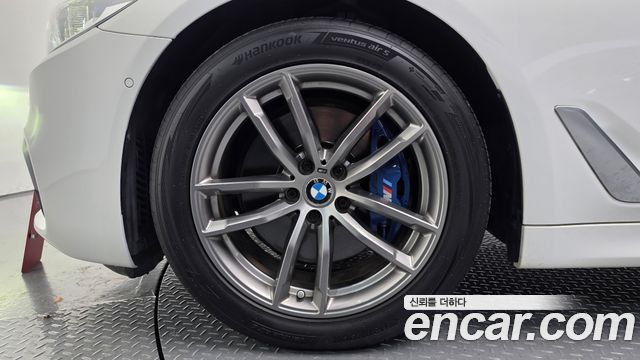 BMW 5-Series 2018 — photo 5