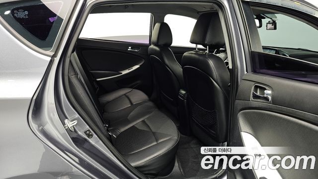 Hyundai Accent 2014 — photo 18