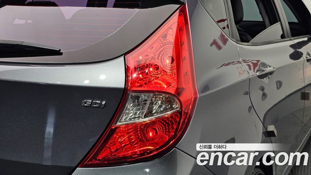 Hyundai Accent 2014 — photo 9