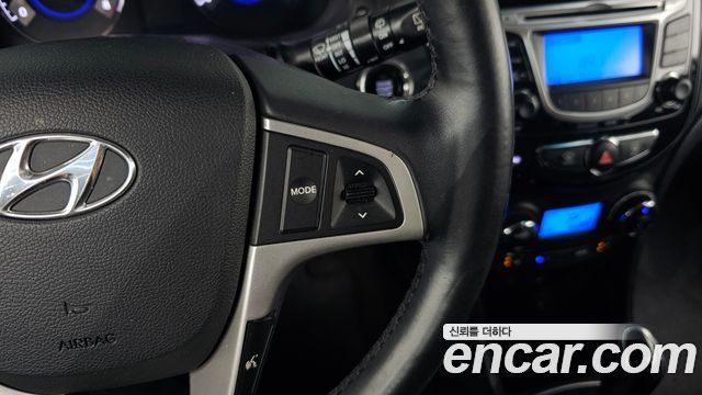 Hyundai Accent 2014 — photo 31