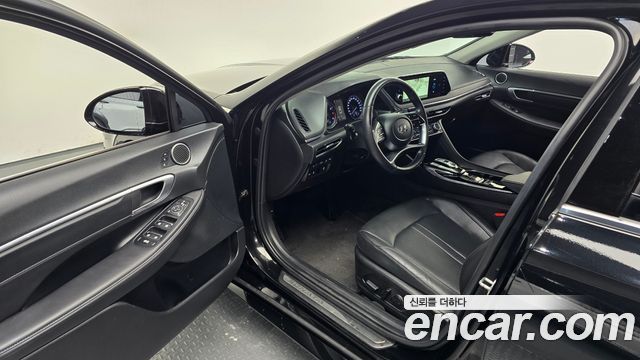Hyundai Sonata 2022 — photo 17