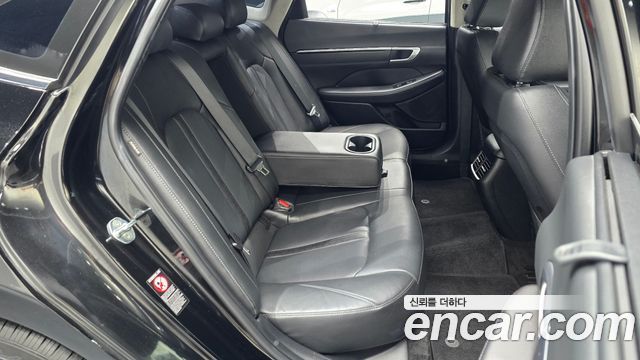 Hyundai Sonata 2022 — photo 16