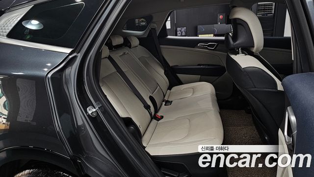 Kia Sportage 2023 — photo 17