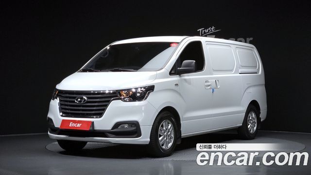 Hyundai Starex 2019 — photo 1