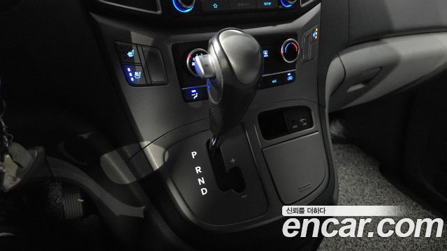 Hyundai Starex 2019 — photo 12