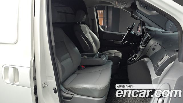 Hyundai Starex 2019 — photo 18
