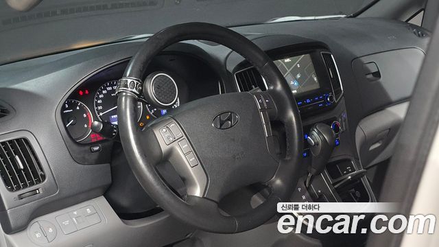 Hyundai Starex 2019 — photo 19