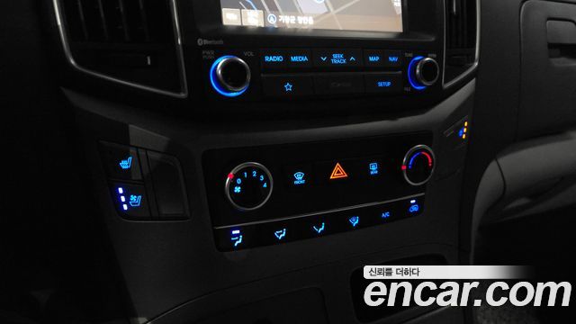 Hyundai Starex 2019 — photo 23