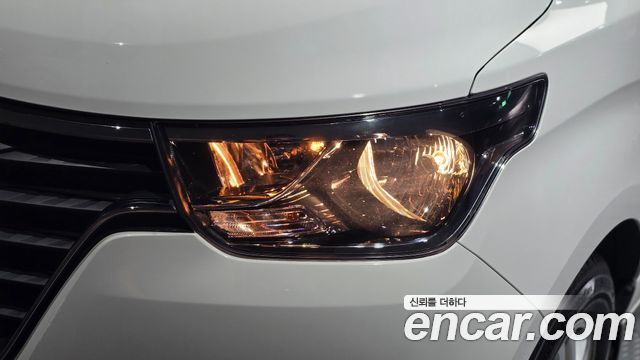 Hyundai Starex 2019 — photo 8