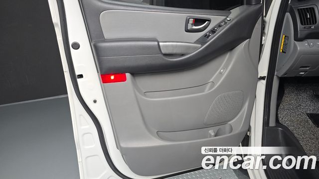 Hyundai Starex 2019 — photo 14