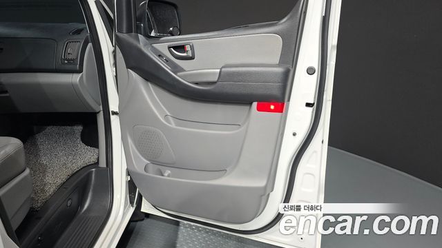 Hyundai Starex 2019 — photo 15