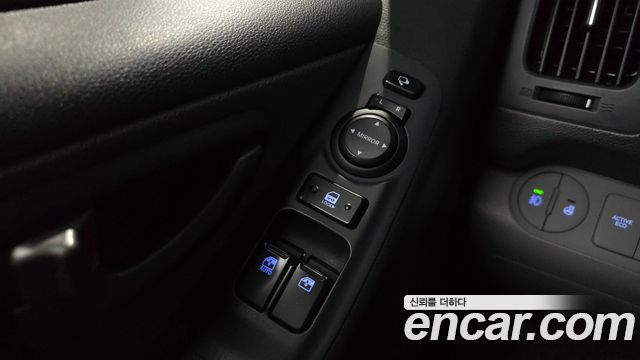 Hyundai Starex 2019 — photo 27
