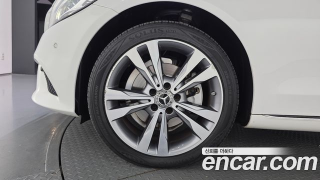 Mercedes-Benz C-Class 2020 — photo 5