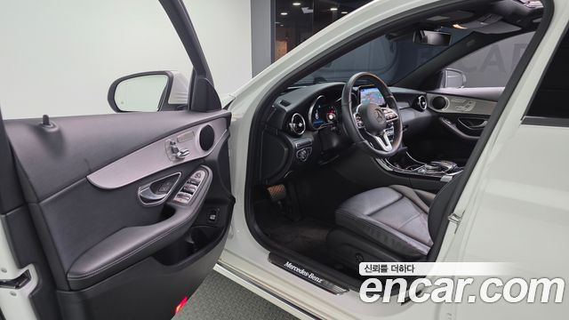 Mercedes-Benz C-Class 2020 — photo 10