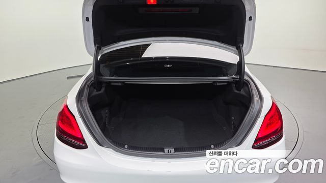 Mercedes-Benz C-Class 2020 — photo 20