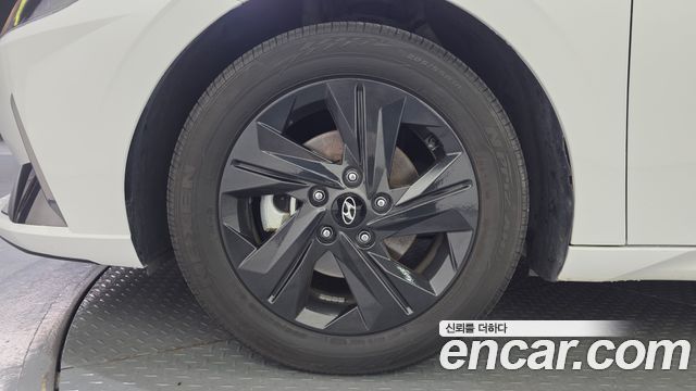 Hyundai AVANTE 2023 — photo 5