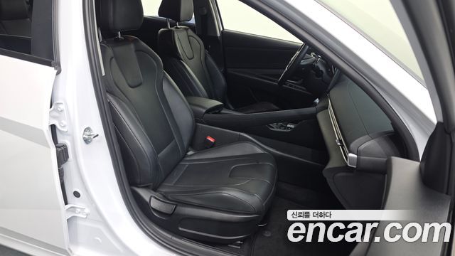 Hyundai AVANTE 2023 — photo 17