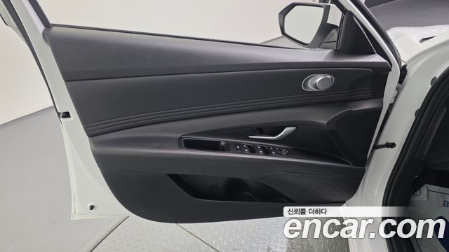 Hyundai AVANTE 2023 — photo 14
