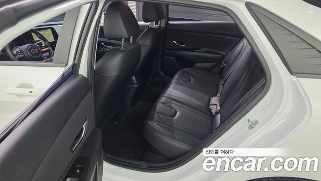 Hyundai AVANTE 2023 — photo 16