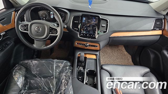 Volvo XC90 2022 — photo 10