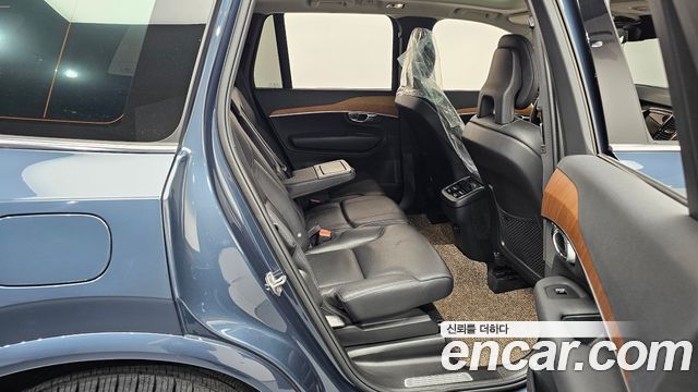 Volvo XC90 2022 — photo 17
