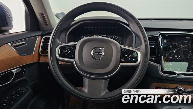 Volvo XC90 2022 — photo 19