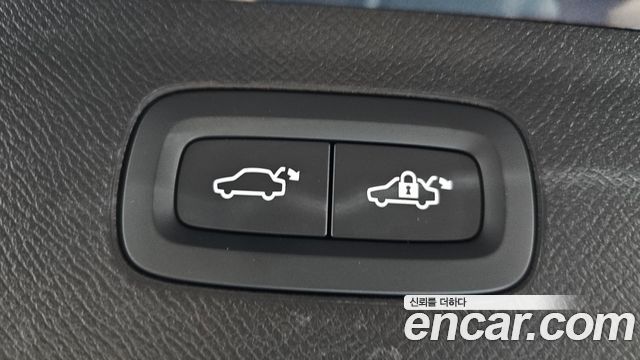 Volvo XC90 2022 — photo 23