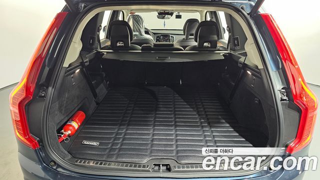 Volvo XC90 2022 — photo 24