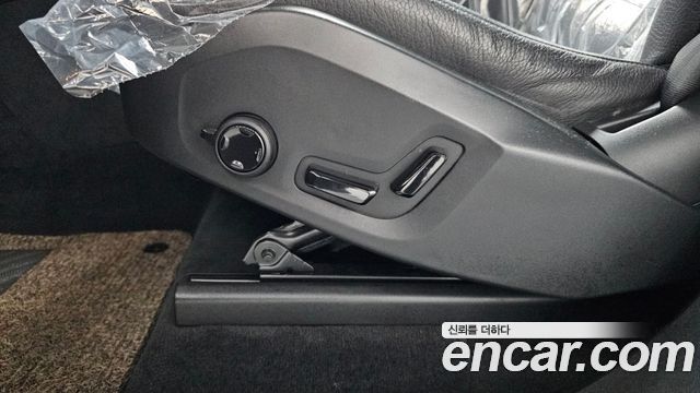 Volvo XC90 2022 — photo 30