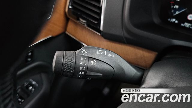 Volvo XC90 2022 — photo 38