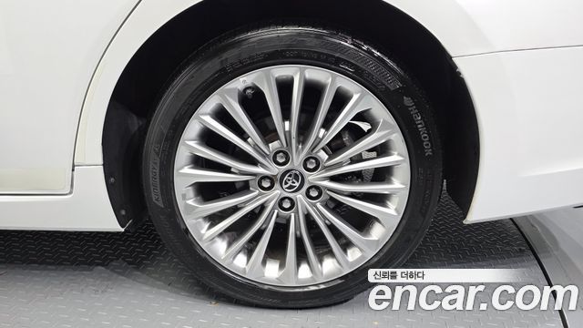 Toyota Avalon 2019 — photo 5