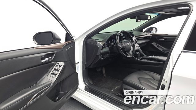 Toyota Avalon 2019 — photo 13
