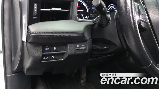 Toyota Avalon 2019 — photo 23