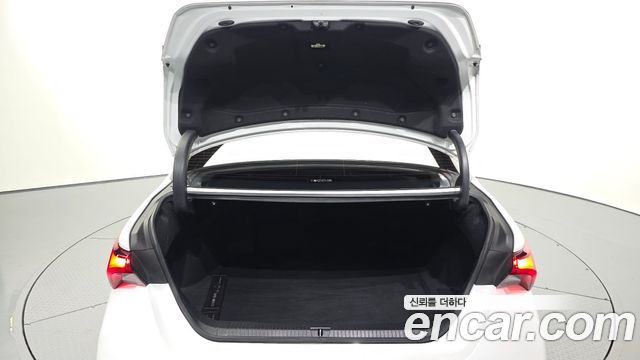 Toyota Avalon 2019 — photo 26