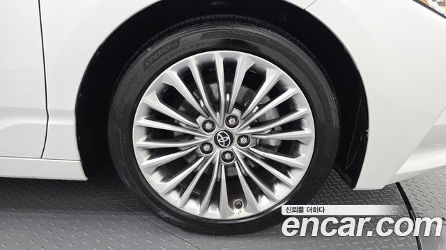 Toyota Avalon 2019 — photo 7