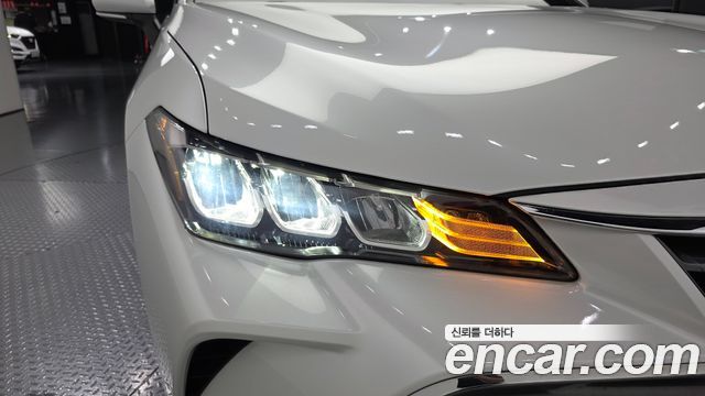 Toyota Avalon 2019 — photo 8
