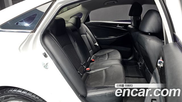 Hyundai Sonata 2014 — photo 11